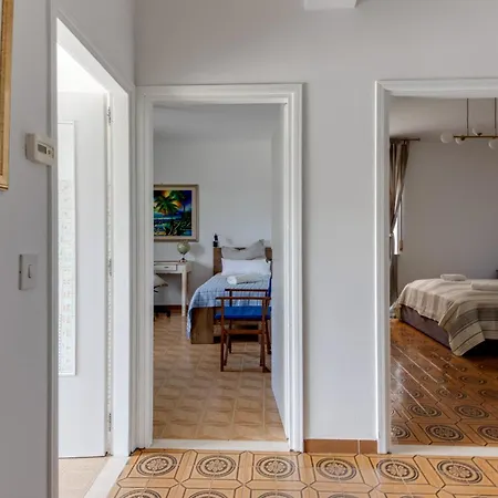 Accogliente, Apartment *